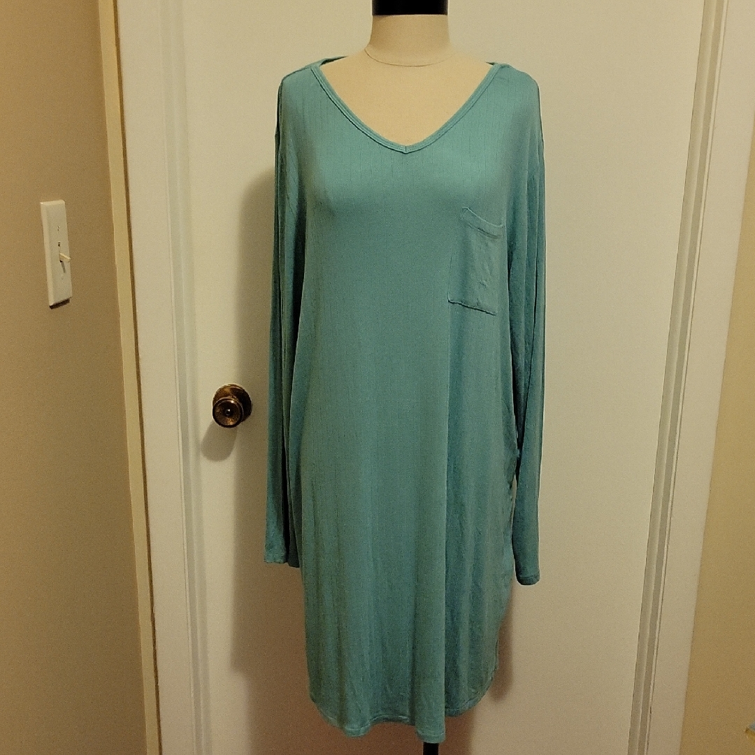 Nwt: Liz Claiborne Cool & Calm Women's Long Sleeve V Neck Nightshirt